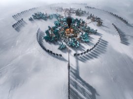 В свежих превью Frostpunk 2 показали геймплей и оценили моральные дилеммы - изображение 1