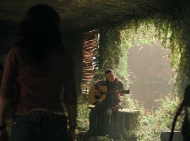 Какая Элли лучше поёт? 4-й эпизод «Одних из нас» сравнили с игрой The Last of Us: Part 2 - изображение 1