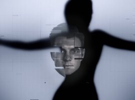 Фанаты одобрили титры 007 First Light под песню Ланы Дель Рей и композитора «Казино Рояль» - изображение 1