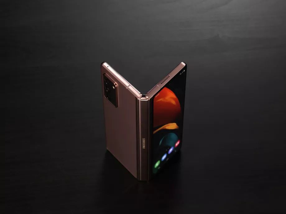 Галерея Складной смартфон Samsung Galaxy Z Fold 2 могут выпустить 18 сентября - 3 фото