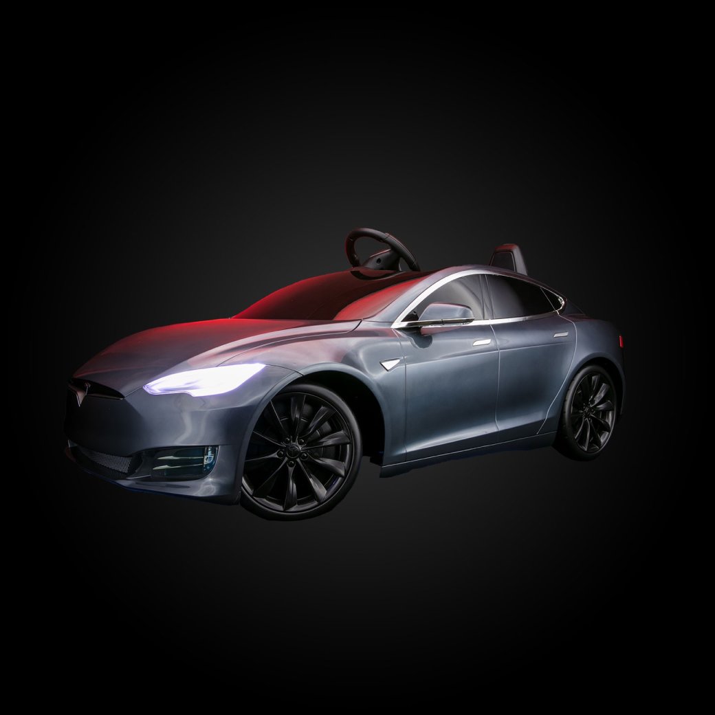 Галерея Origin PC собрала игровой PC в корпусе игрушечной Tesla Model S - 9 фото