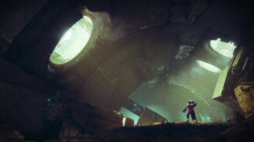 Фанаты Destiny 2 увидели намёк на третью часть игры в постах сотрудника Bungie