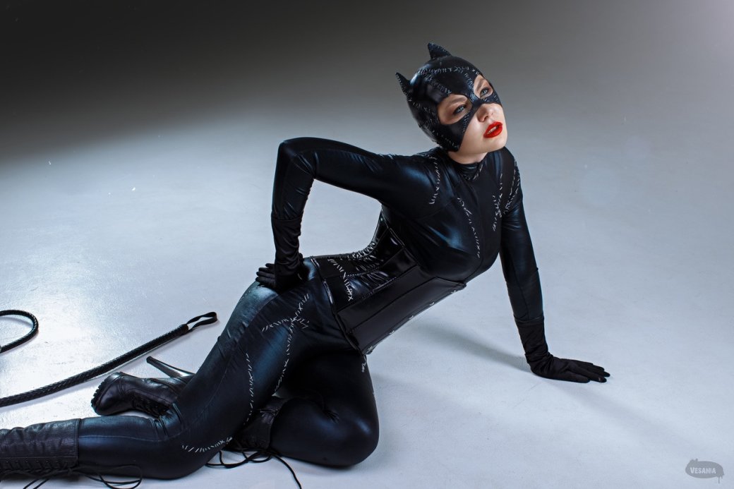 Галерея Косплеер показала горячую Женщину-кошку из фильма «Бэтмен возвращается» - 4 фото
