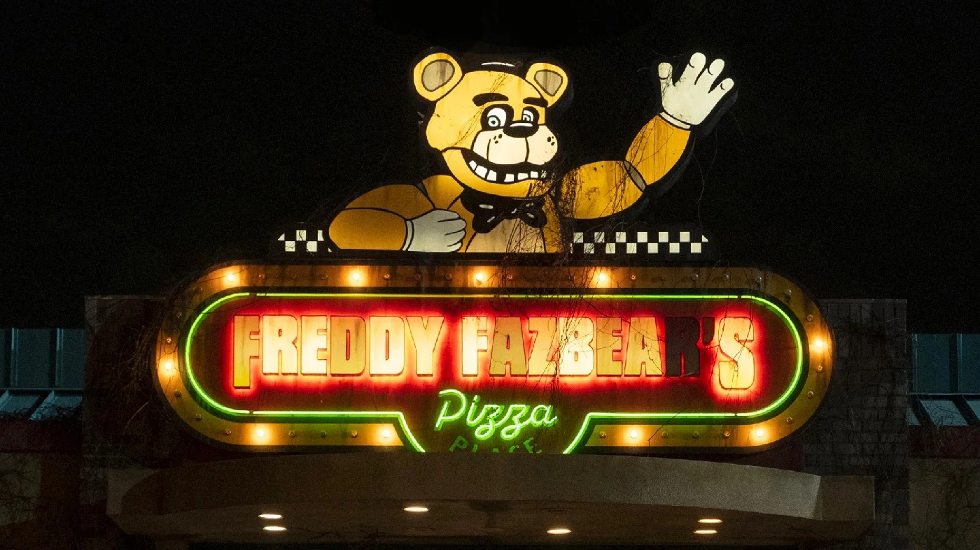 Обложка: кадр из фильма Five Nights at Freddy's