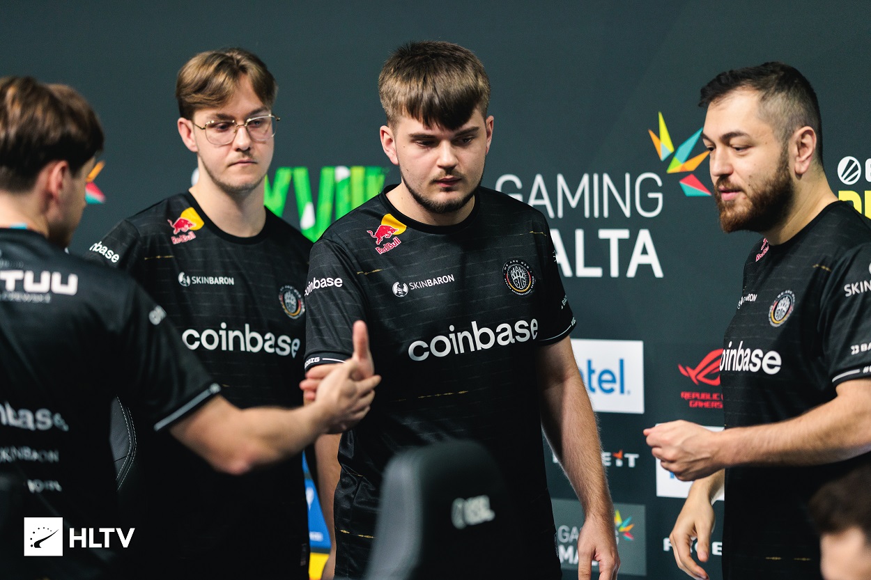 Обложка: hltv