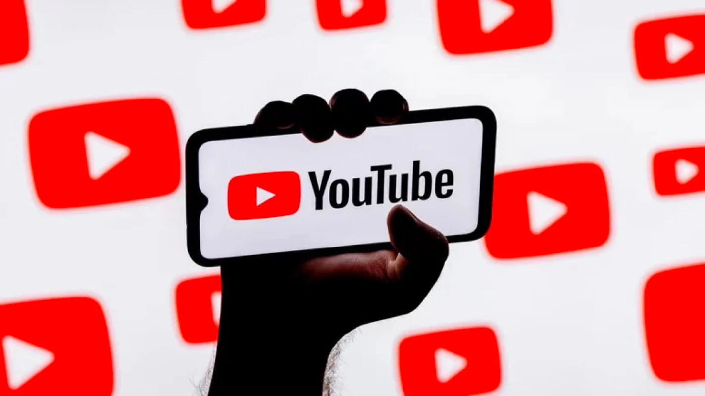 Обложка: логотип YouTube