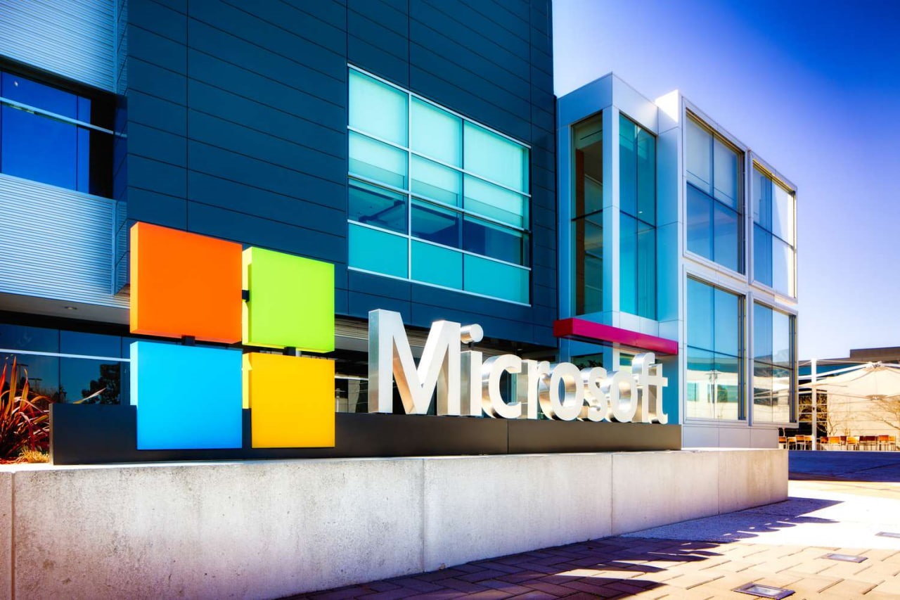 Обложка: кадр офиса Microsoft