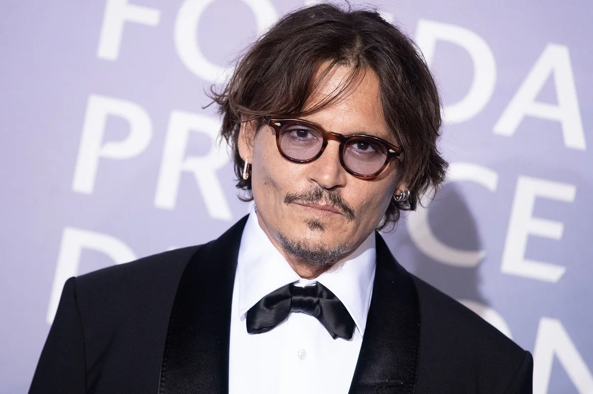 Johnny Depp se rendra en Russie cet automne pour enregistrer une chanson avec « YAMORE » – image de couverture