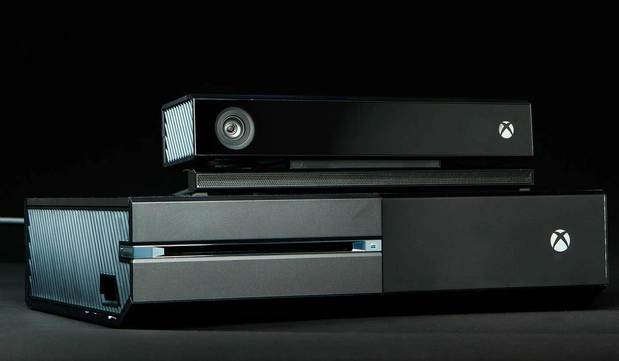 Обложка: официальное фото Xbox One и камеры для Kinekt