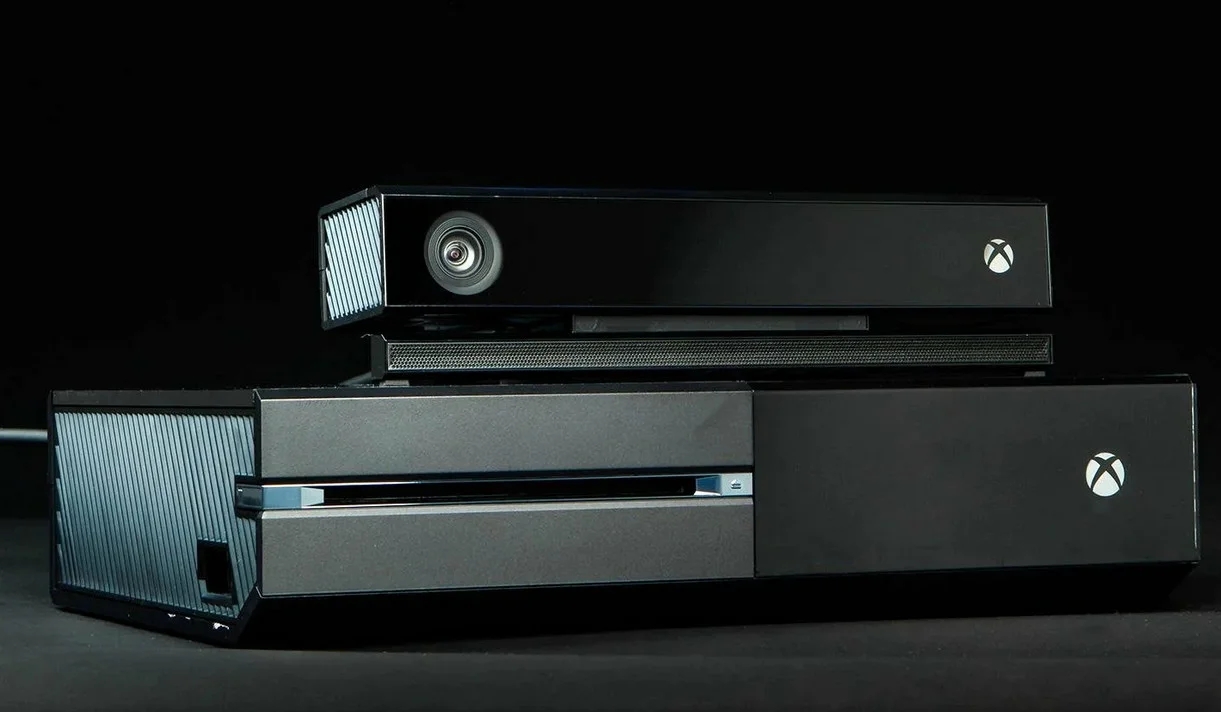 Omslag: officiële foto van Xbox One en Kinekt-camera