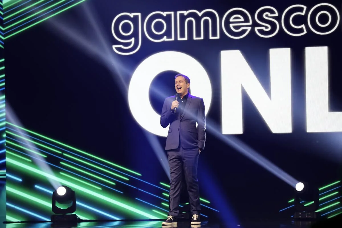 Couverture : Geoff Kiely à la cérémonie d'ouverture de la Gamescom