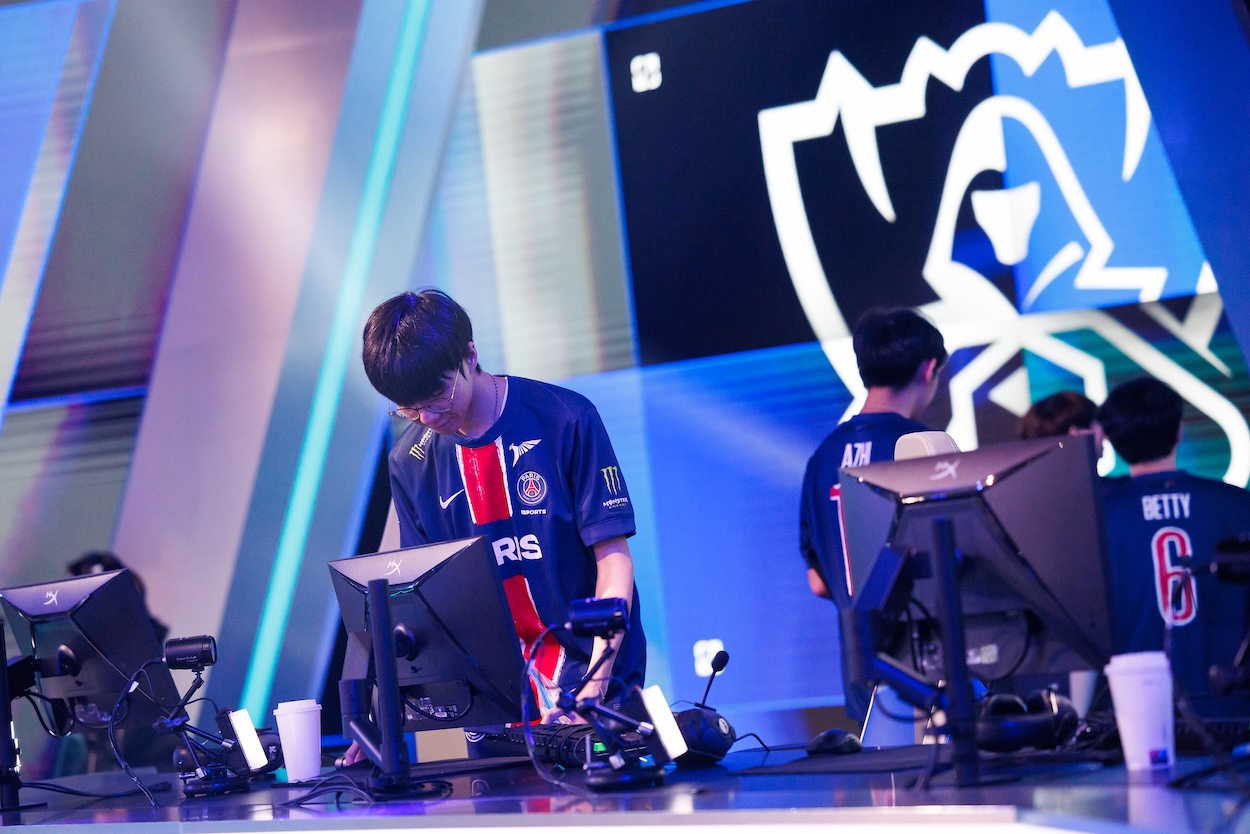 Обложка: Riot Games