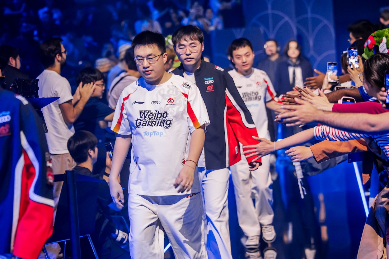 Обложка: Riot Games