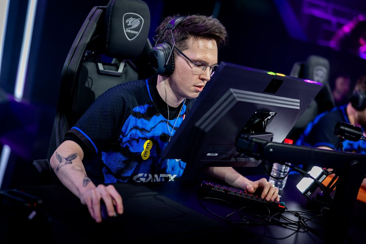 Обложка: Riot Games