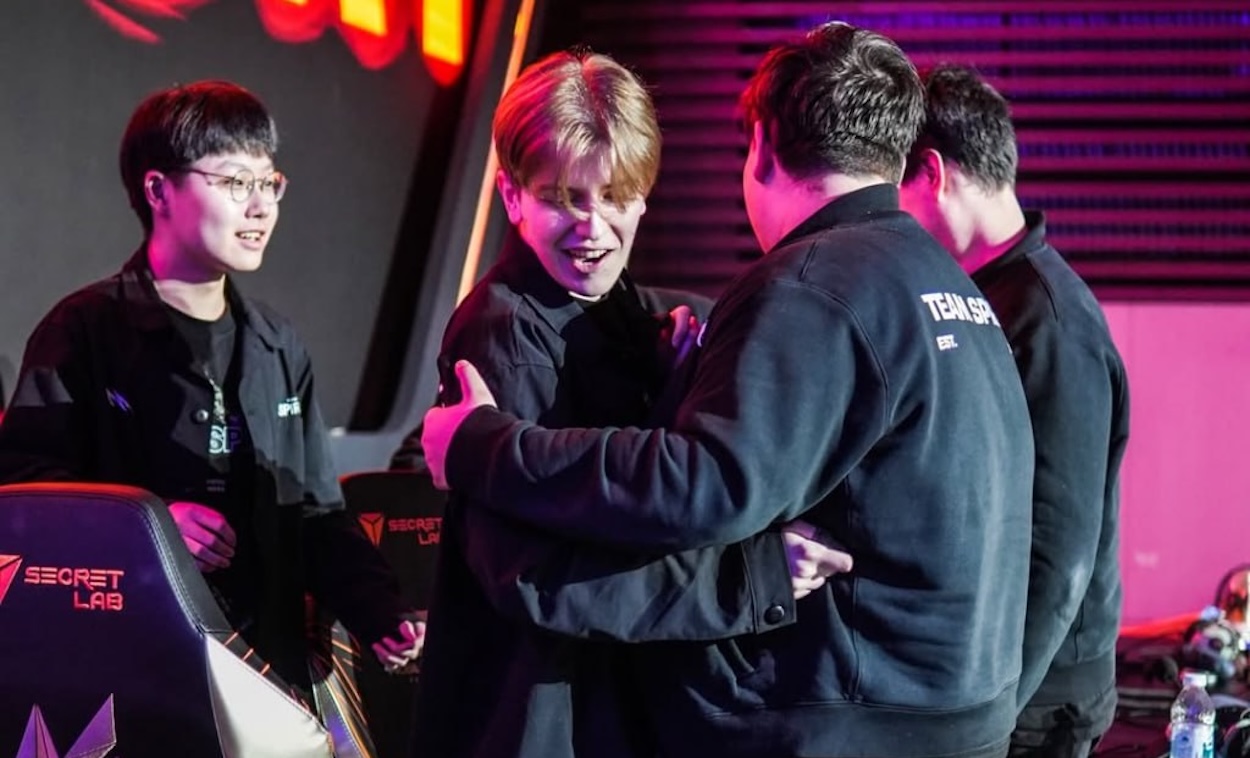 Обложка: Team Spirit