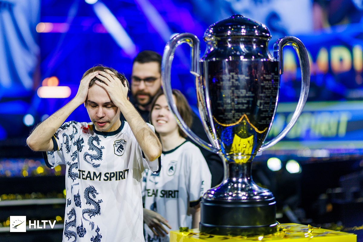 Обложка: HLTV