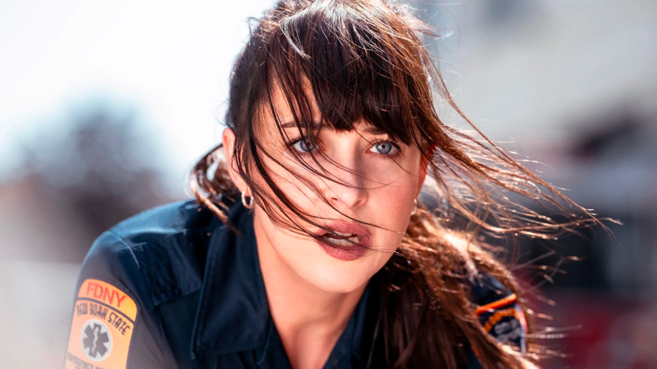 Обложка: кадр фильма «Мадам Паутина»