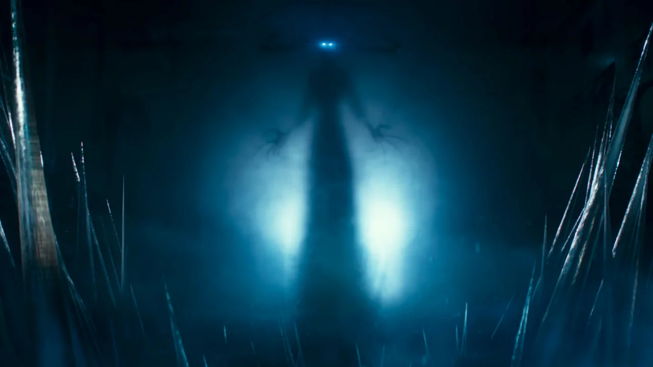 Пугало призрак в огороде. Пугало из цемента. Пугало привидение. Пугало из цемента. Пугало привидение.