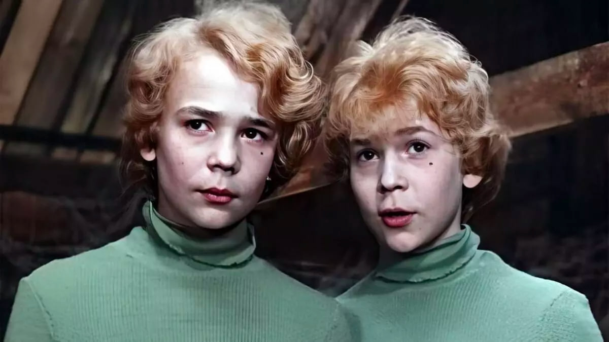 Обложка: кадр сериала «Приключения Электроника»