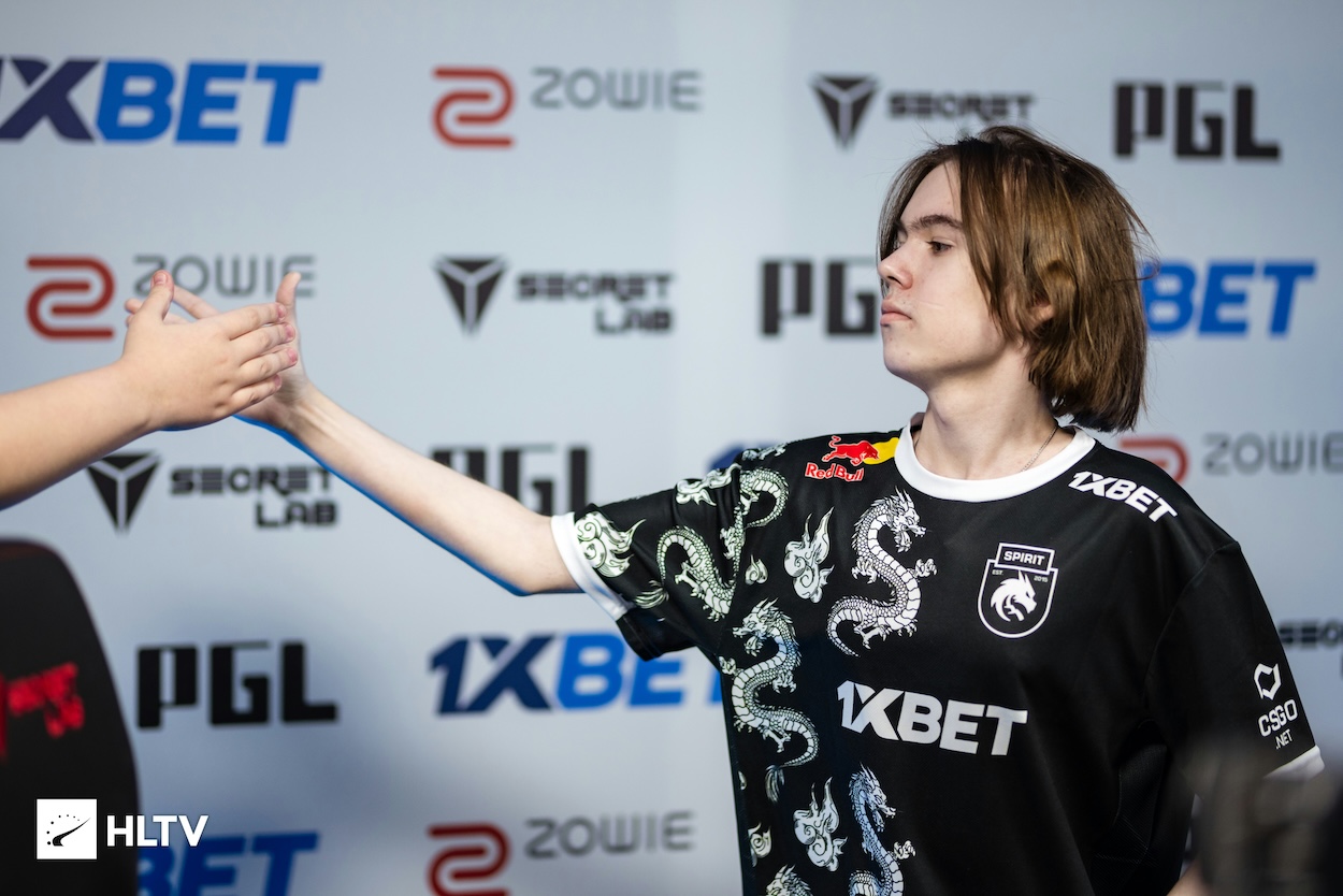 Обложка: HLTV