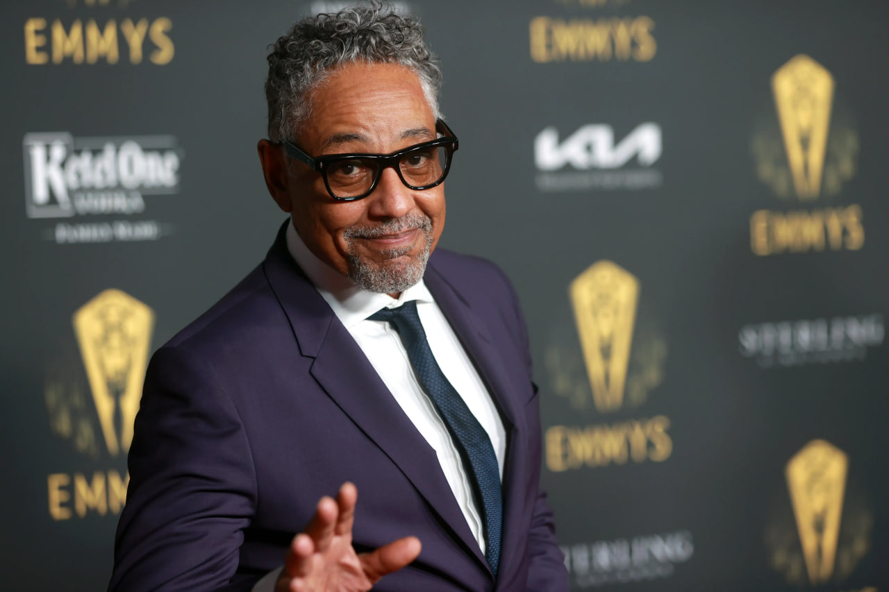 Обложка: кадр Джанкарло Эспозито, фото Las Cruces Sun News