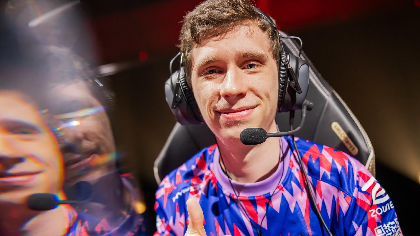 Обложка: Riot Games