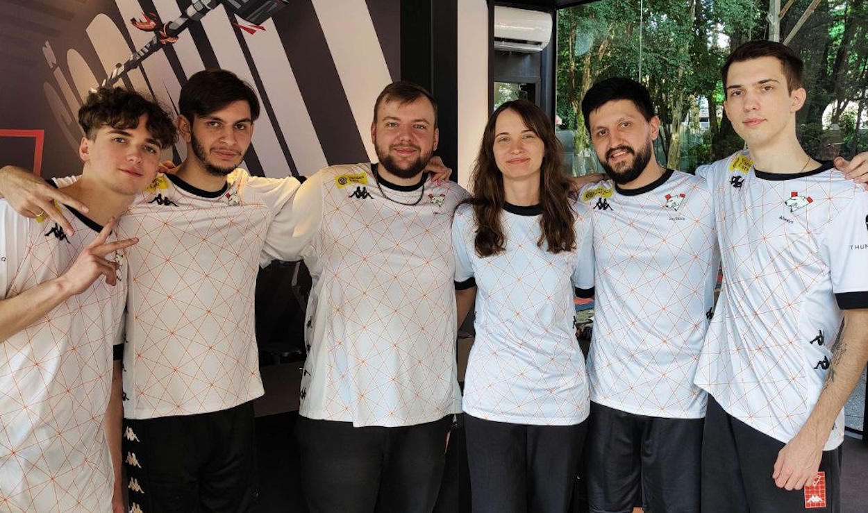 Обложка: Virtus.pro