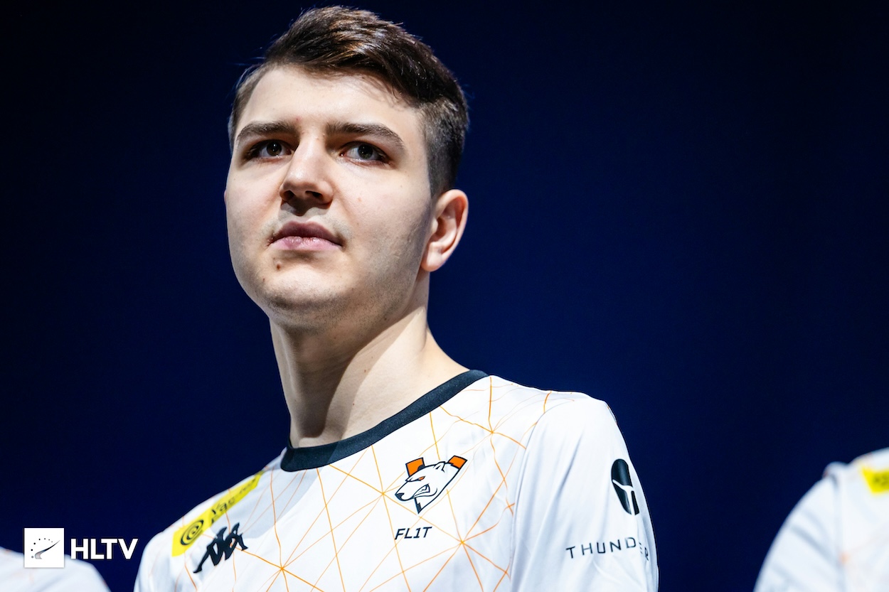 Обложка: HLTV