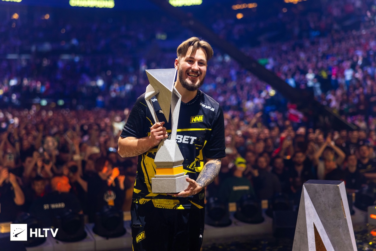 Обложка: HLTV