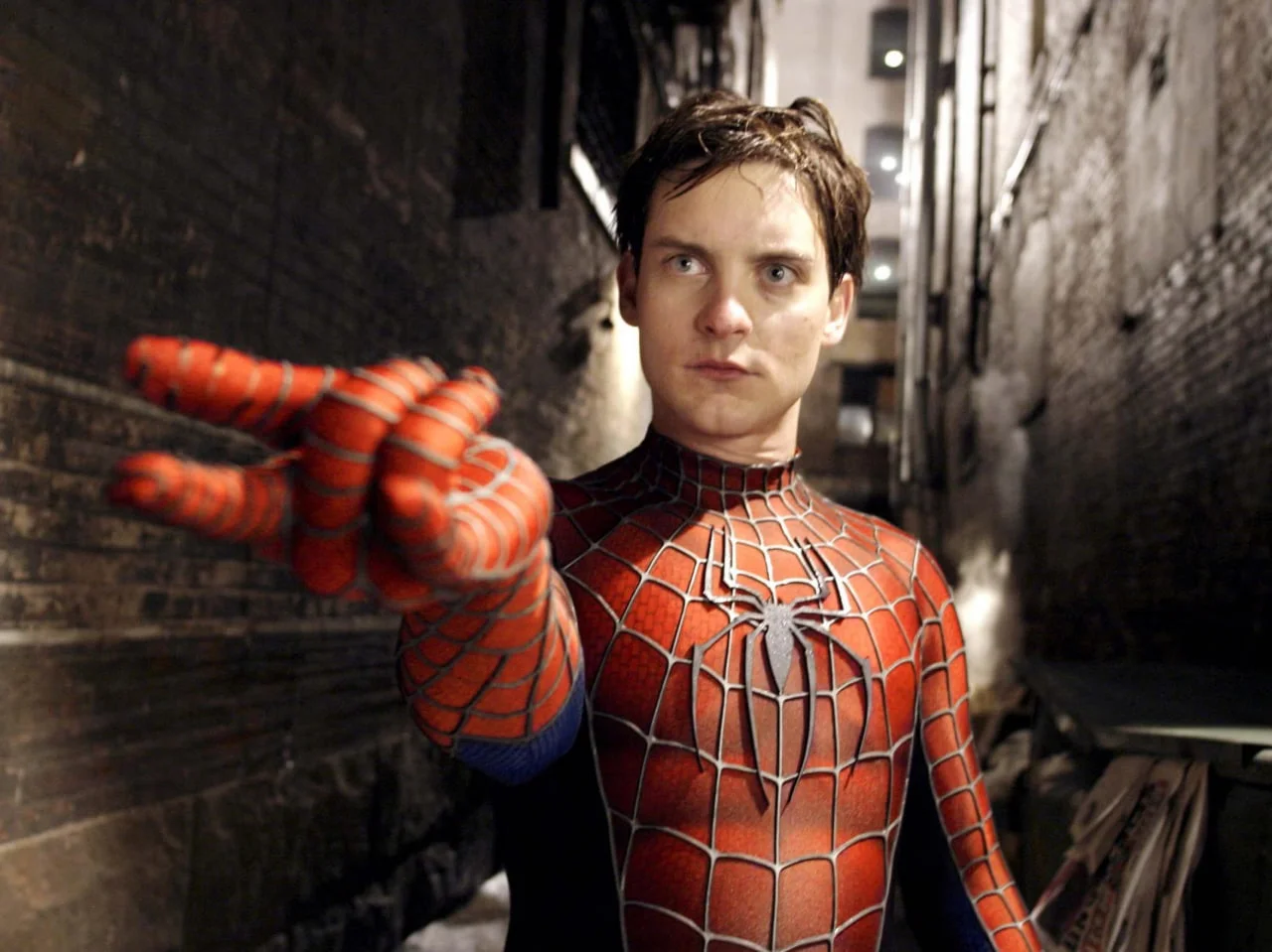 Обложка: кадр фильма «Человек-паук 2»