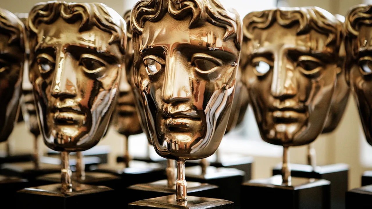 Обложка: маски премии BAFTA