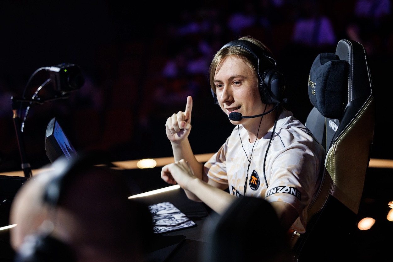 Обложка: Riot Games / на фото Тимофей «Chronicle» Хромов