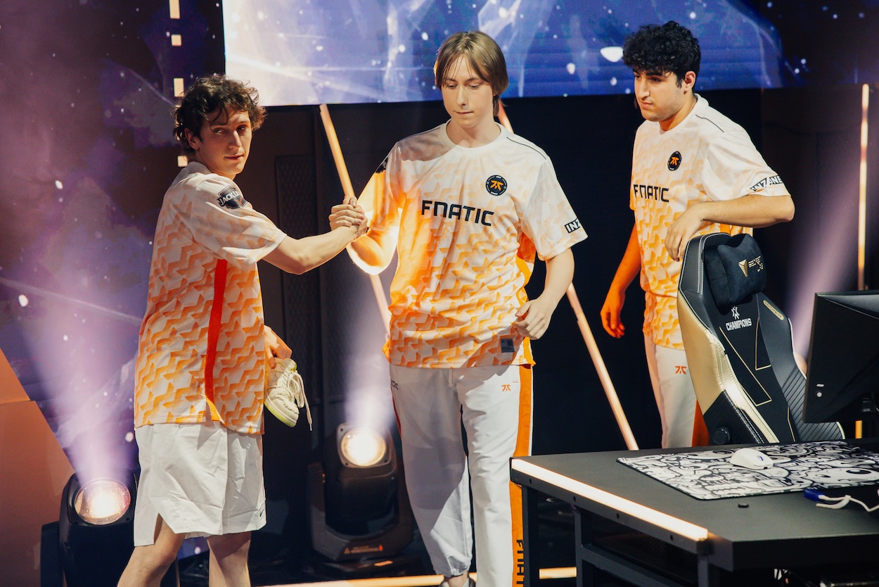Обложка: Riot Games