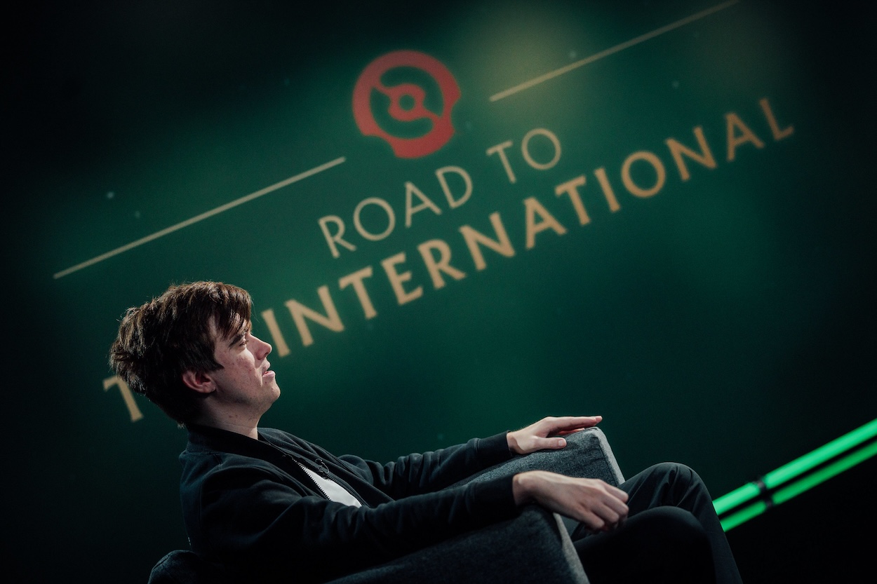 Обложка: Valve