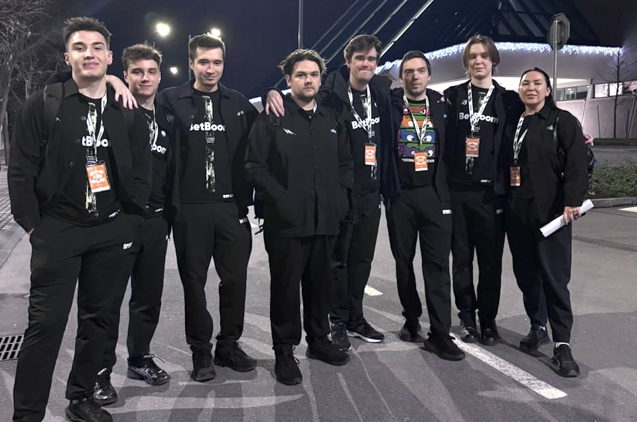 Обложка: Team Spirit