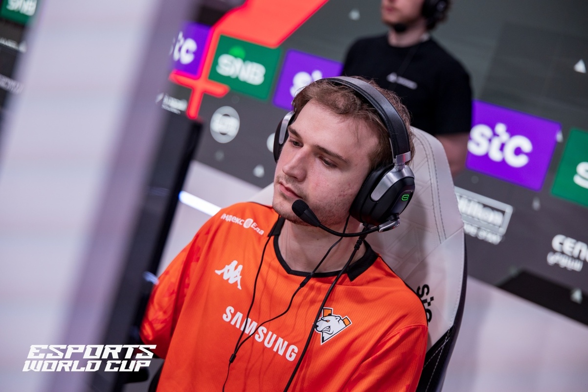 lorenof заменит MidOne в составе MOUZ на FISSURE Playground 2 по Dota 2