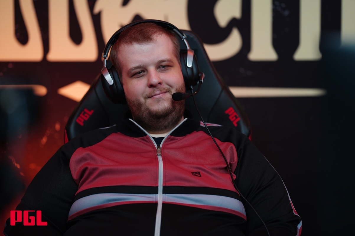 Тренер MOUZ раскрыл правду о составе команды и разнес турнирную систему Dota 2