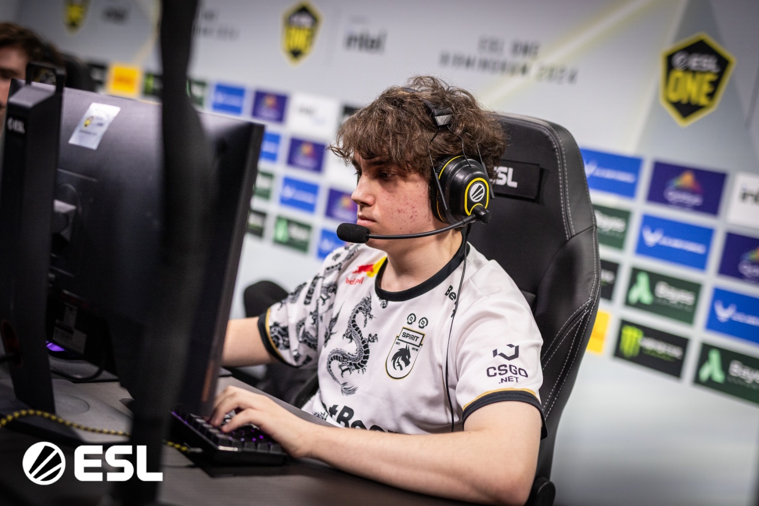 Мидер Team Spirit раскрыл свою космическую зарплату в 5 миллионов рублей в Dota 2