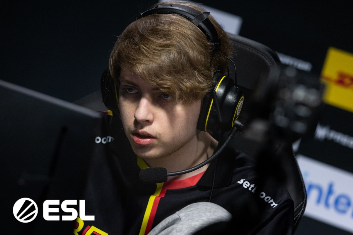 Nightfall рассказал о подготовке сербской Aurora Gaming к плей-офф BLAST по Dota 2