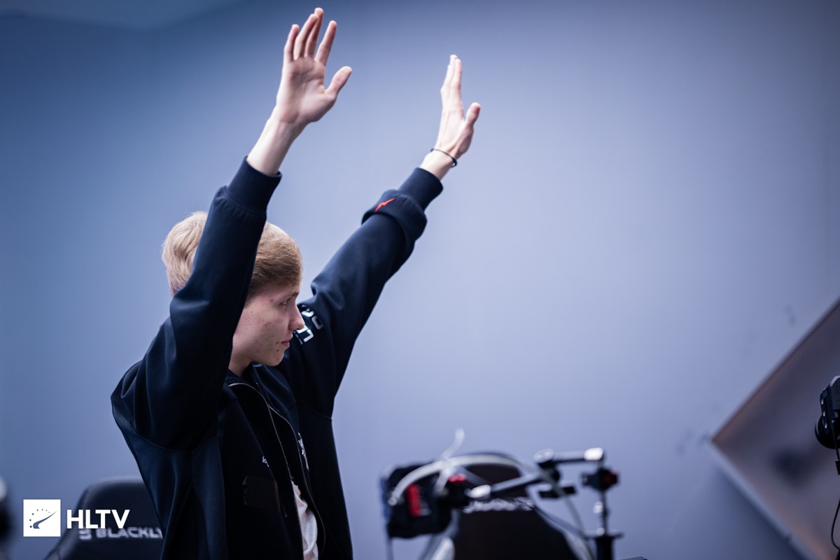 m0NESY и ZywOo по CS2 возглавили рейтинг самых эффективных игроков в меньшинстве