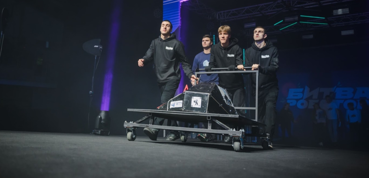 Белгородская команда представила робота «Носорог» для участия в «Битве роботов» - изображение обложка