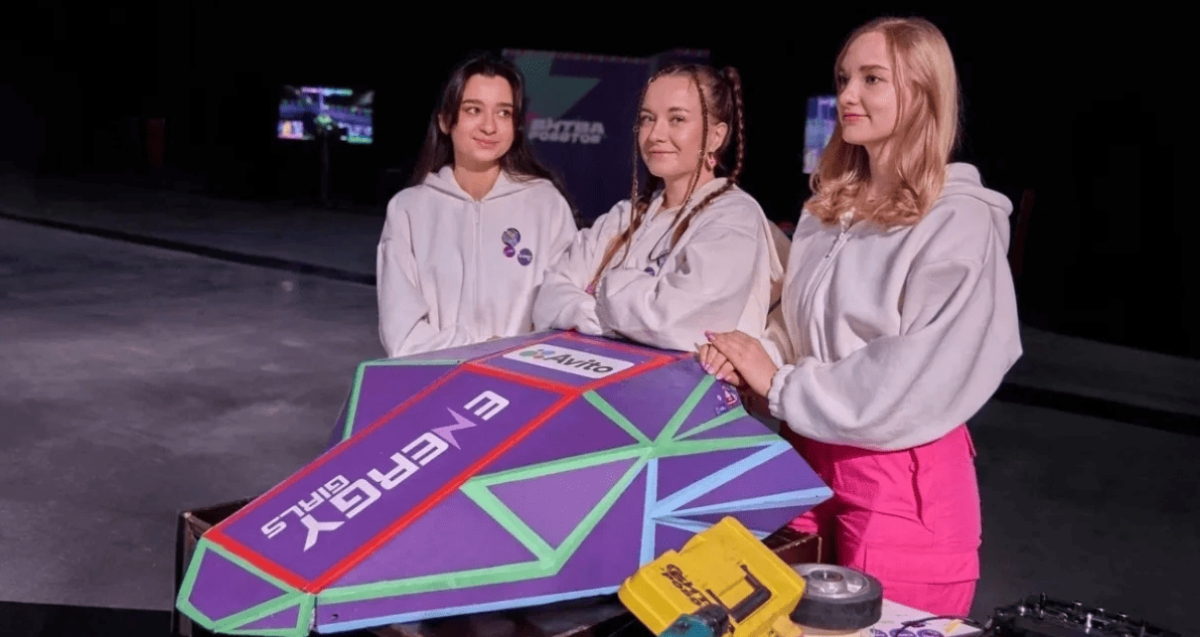 Команда «Energy Girls представила машину «Барракуда» на международном чемпионате «Битва Роботов»
