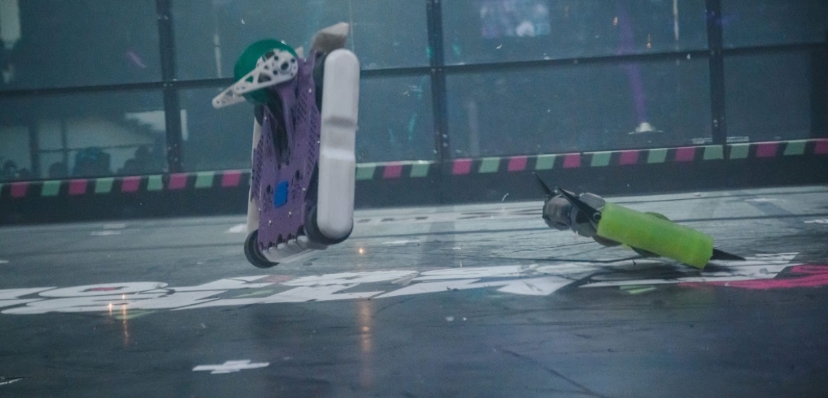 Белгородская команда подготовила к чемпионату «Битва роботов» машину под названием «Ежуля»