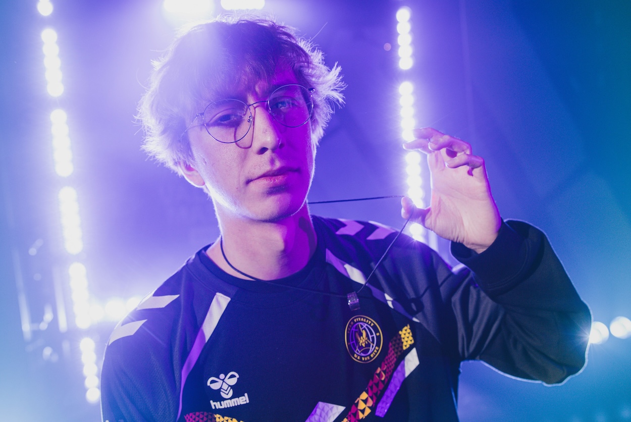 Обложка: Riot Games