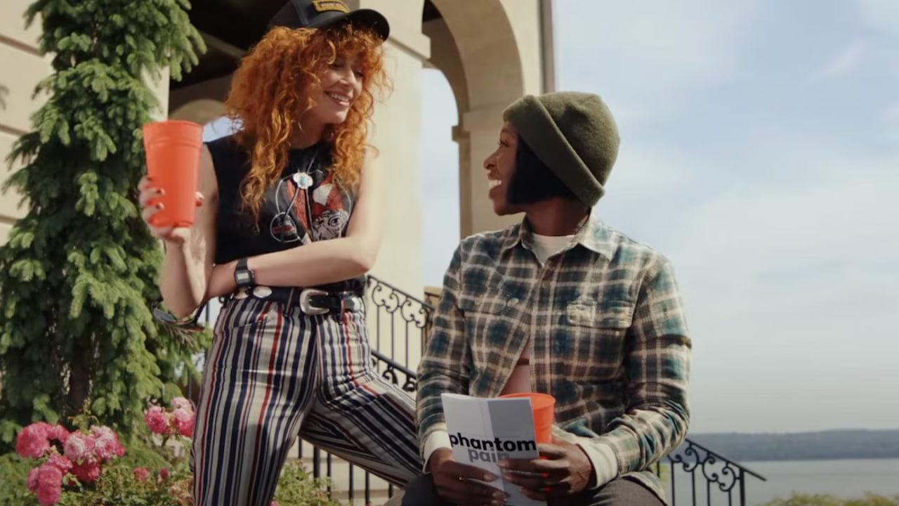 Обложка: кадр сериала «Покерфейс»