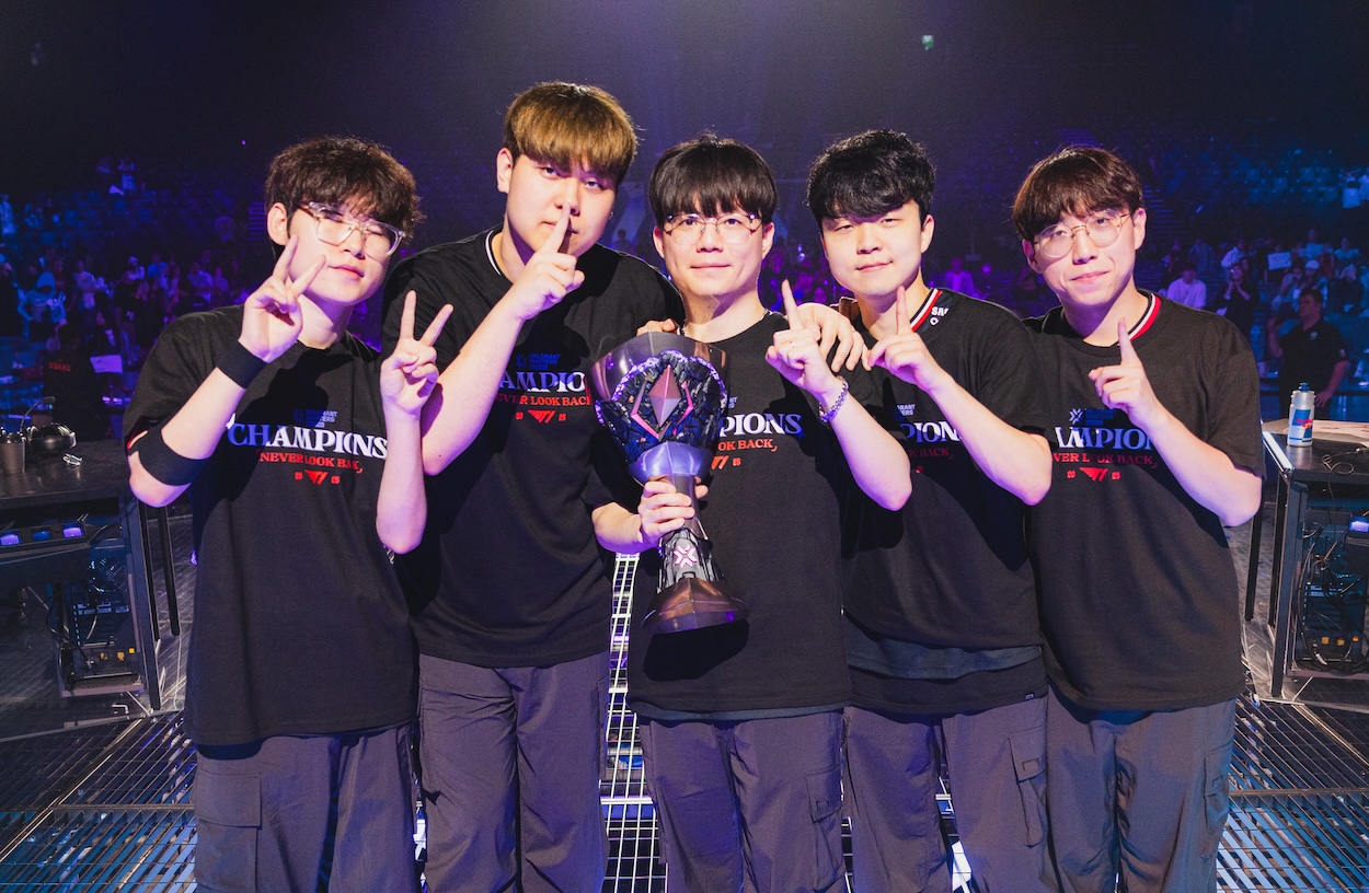 Обложка: Riot Games