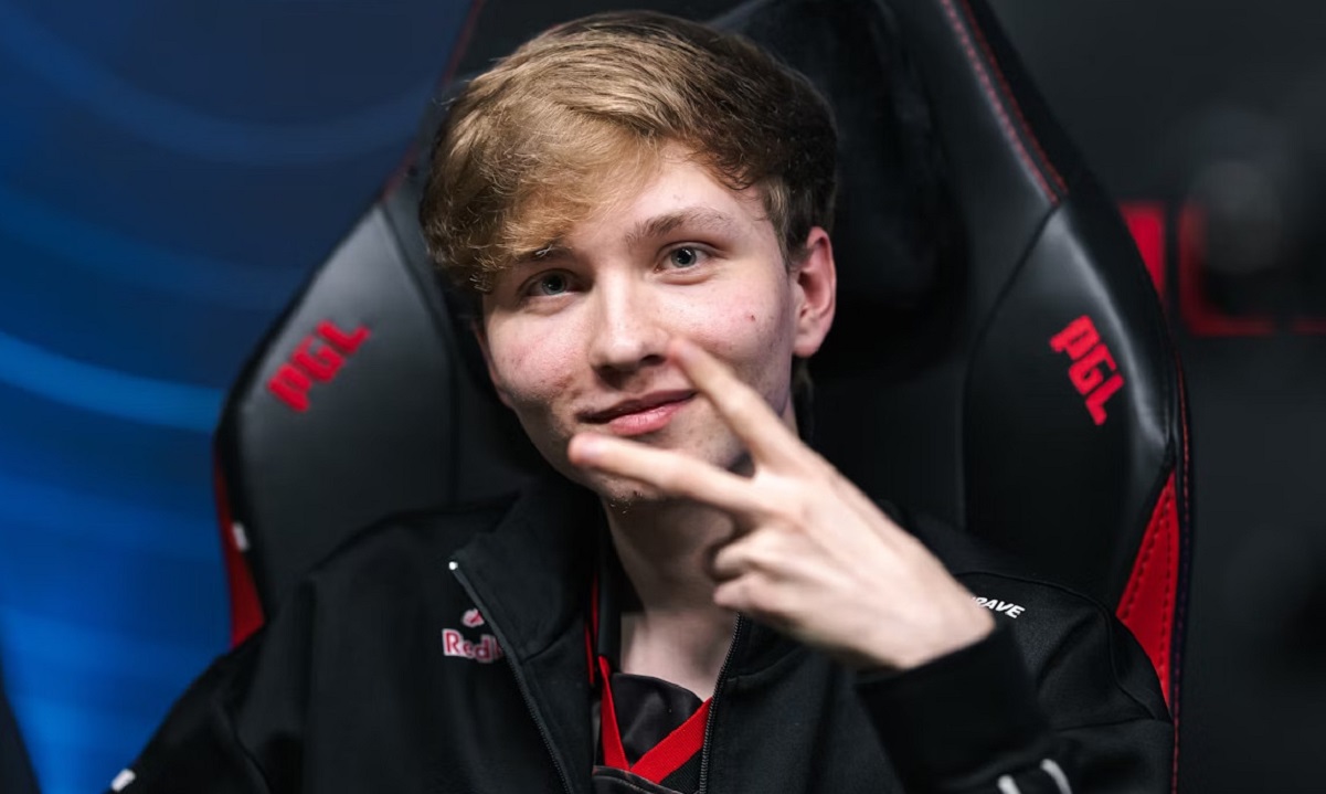 Обложка: HLTV