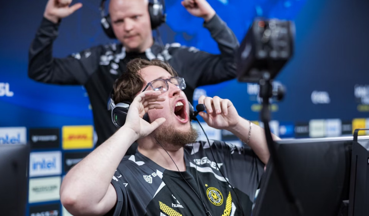 Обложка: HLTV