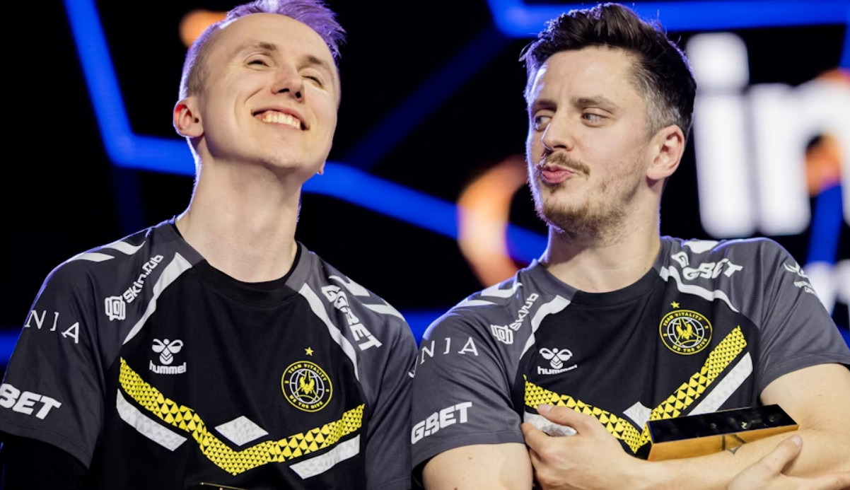Обложка: HLTV