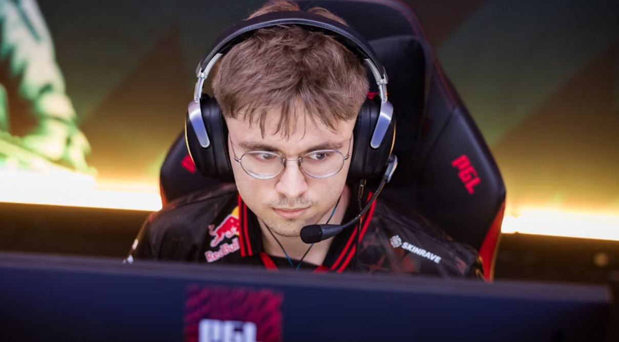 Обложка: HLTV